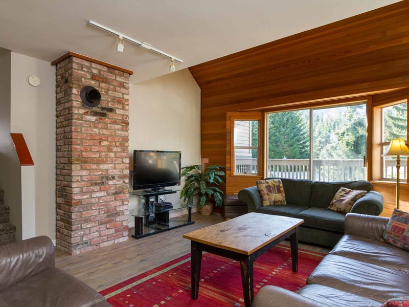 Nordic Apartments Whistler This Apartment Comprises Four Bedrooms Two Bathrooms A Living Room Dining Area And Sleeps Eight People In Total Rooms Are Very Ious There Is