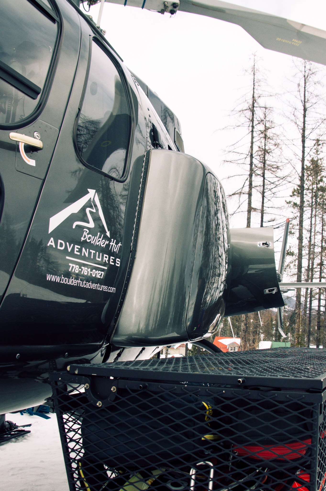 Loading up the Boulder Hut heli.