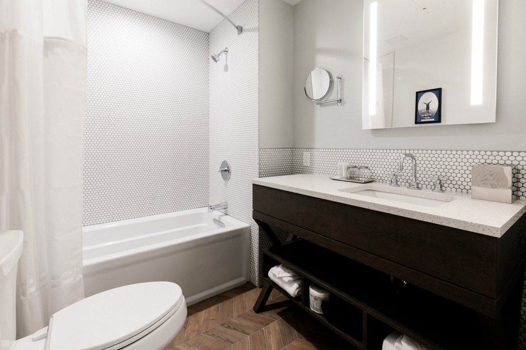 Mount-Royal-Hotel_Washroom.jpg