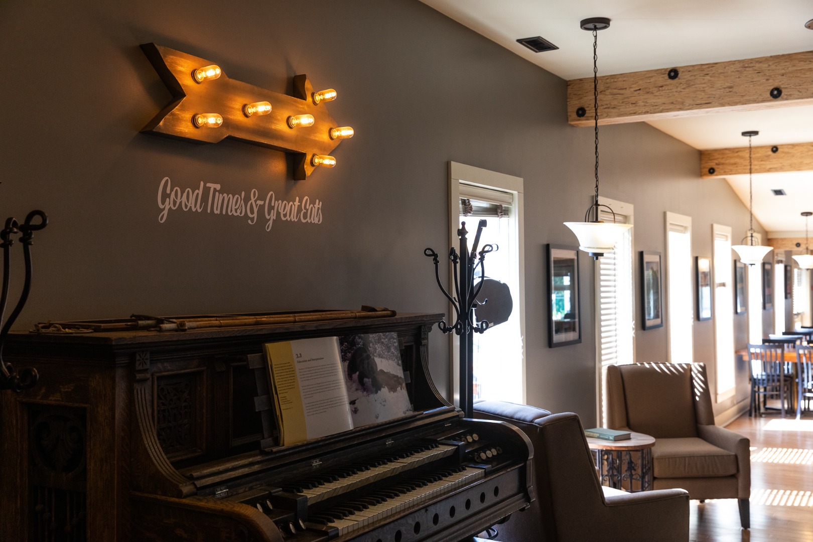 Lobby and Smokehouse Red Tree Spring 2020-15.jpg